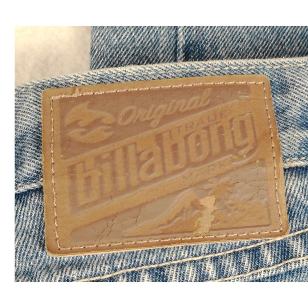 Billabong Original Women's Size 5 Light Wash Denim Flare Jeans RN 99064 - Picture 6 of 12